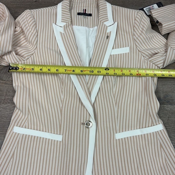 NEW Tommy Hilfiger Women’s Pin Striped Blazer Size 10 - Picture 10 of 11